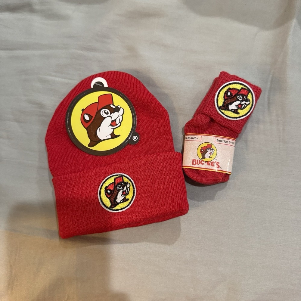 Buc-ee's Baby Red Knit Cap Hat Socks Set Newborn 0-6M NWT